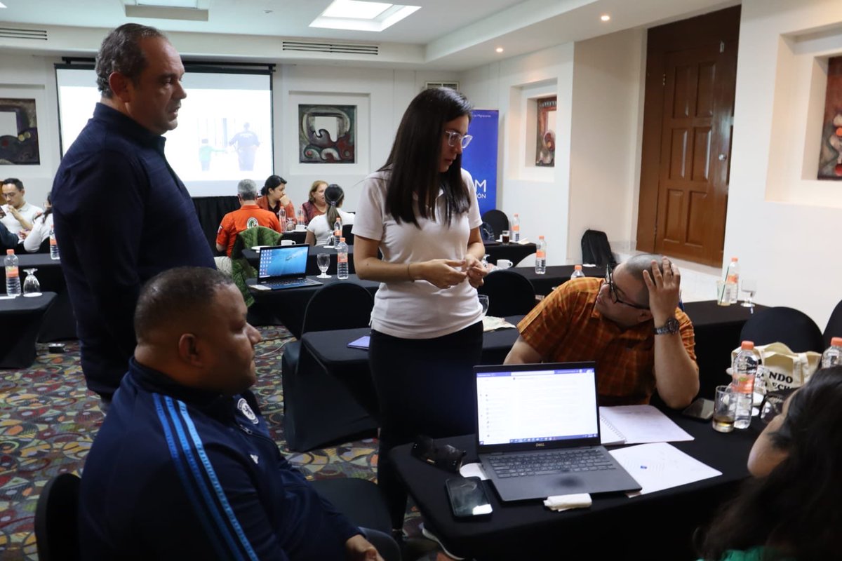OIM_Mexico's tweet photo. ¡Un paso crucial hacia la cooperación regional y la gobernanza fronteriza! Se llevó a cabo un valioso proceso de capacitación sobre la protección de los #ddhh de las personas #migrantes en la gestión de fronteras, en el marco del combate al Tráfico Ilícito de Migrantes. https://t.co/A20yFYYZs6