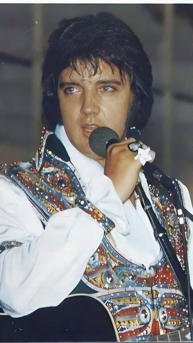 Elvis....the greatest entertainer who ever lived 💗👑
