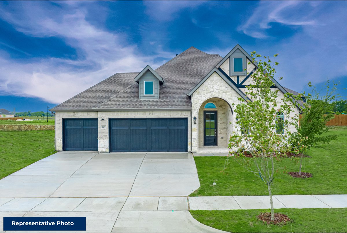RealFirstTexas's tweet image. #FeatureFriday! Join our Waitlist! Discover Sutton Fields East in Celina, TX!🏡✨Prosper schools, comfort &amp;amp; convenience.📚🍎3-4 Beds|2-3.5 Baths|2-Garage|2,027-4,305 sq.ft.🛏️🛁🚗
Ready 2 move? Call/email 2 secure UR spot &amp;amp; unlock UR dream home!🏠🔑#CelinaTX #ProsperSchools