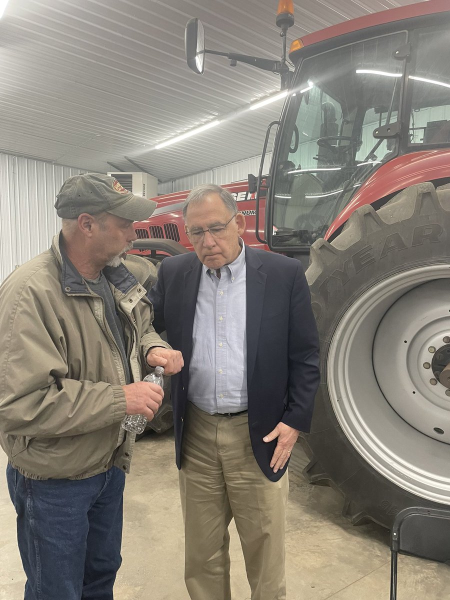 Another successful farm bill roundtable in the books! Ranking Member @JohnBoozman appreciated the invitation from @SenJohnThune to hear directly from South Dakota stakeholders. Grateful for their helpful input!