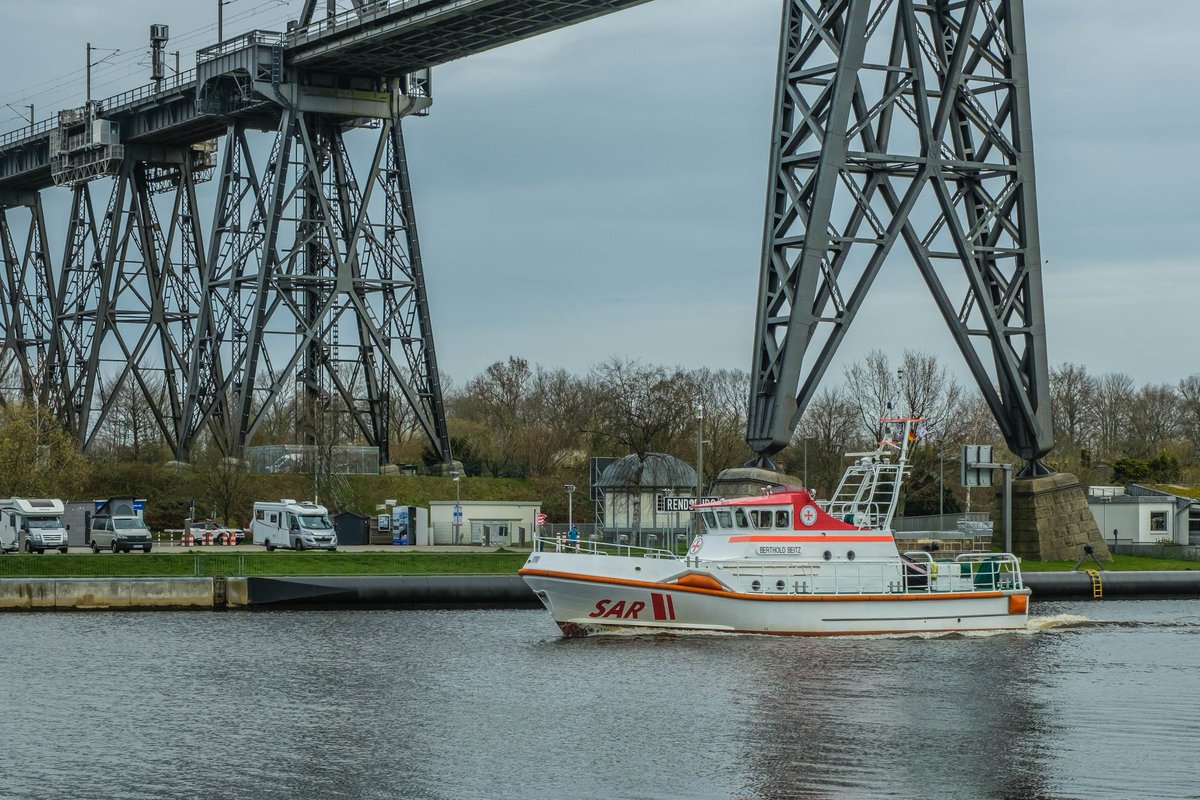 MHein2020's tweet photo. #SK #BERTHOLD BEITZ am 12.04.2023 auf dem Weg von #Freest (DE) über #Laboe (DE), über #Cuxhaven (DE) nach #Wilhelmshaven (DE) im #NOK Höhe #Osterrönfeld.

#TeamSeenotretter 
#Seenotretter #seenotsprecher #Seenotrettungskreuzer #DGzRS https://t.co/8TUNHJtUXJ