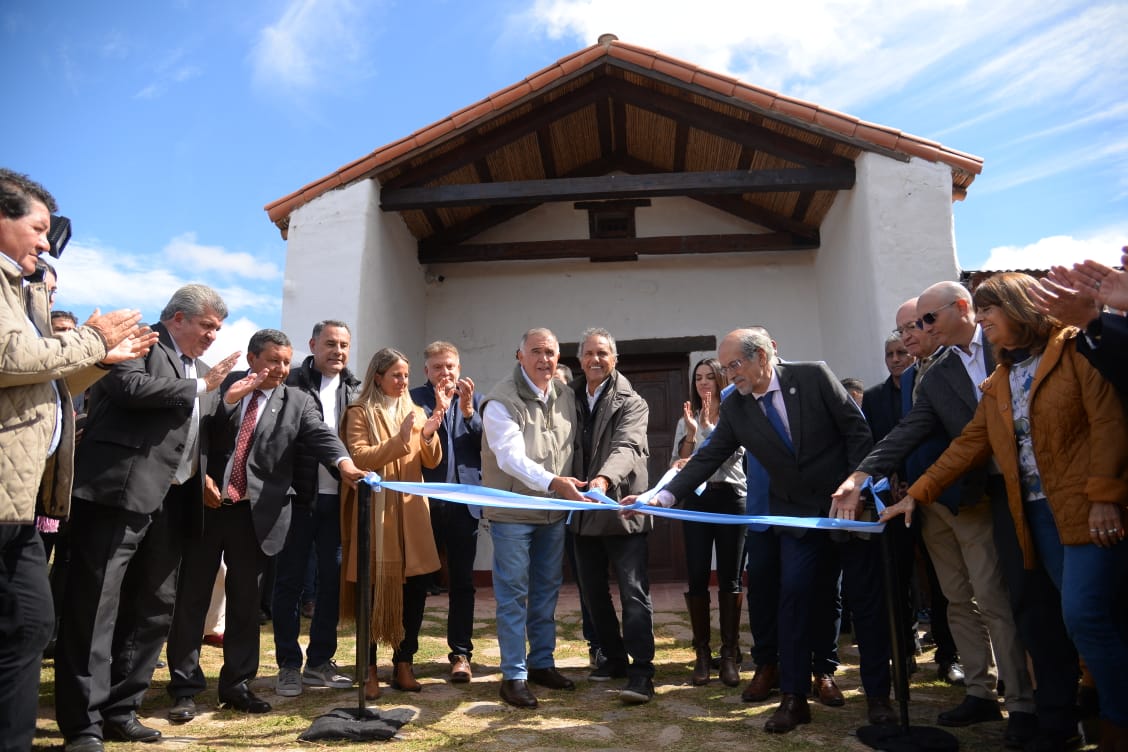 Tafí del Valle | Profunda emoción y satisfacción sentimos hoy en la inauguración del renovado Museo Jesuítico de La Banda, que reabre sus puertas para ofrecer una experiencia única a los visitantes. Es un honor haber compartido esta alegría con el secretario de Deportes, Turismo…