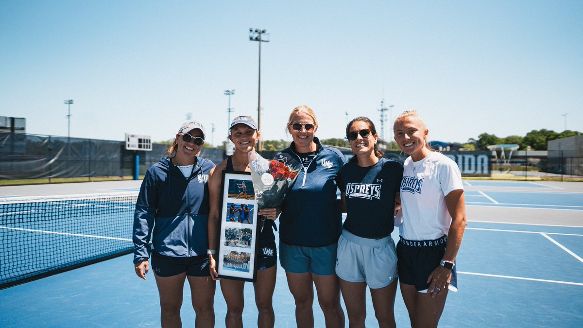 OspreyWTEN's tweet photo. We 🩵 our seniors! 🥹

#SWOOP https://t.co/6OXXFSkm3a