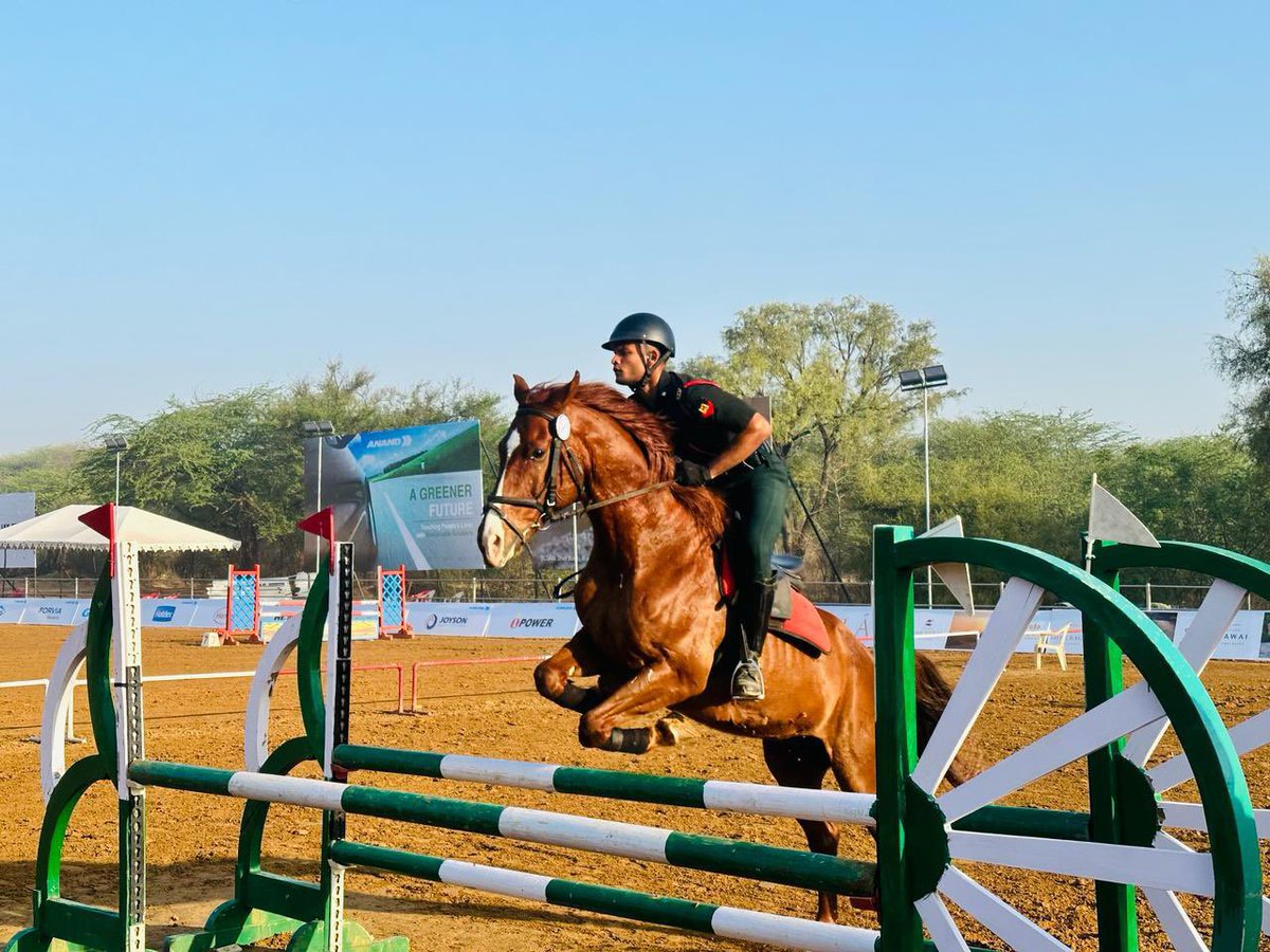PRODefPune's tweet photo. #DelhiHorseShow2024
कैडेट ट्रेनिंग विंग, #CMEPune के अधिकारी कैडेटों ने DHS-24 में अपने #इक्विटेशन कौशल का प्रदर्शन किया। कैडेट विकास चौधरी के शानदार प्रदर्शन ने उन्हें 2 स्वर्ण और 1 कांस्य पदक दिलाया, जबकि टीम ने 2 स्वर्ण, 1 रजत और 4 कांस्य पदक जीते
@SpokespersonMoD
@adgpi https://t.co/ibIe1VlP46