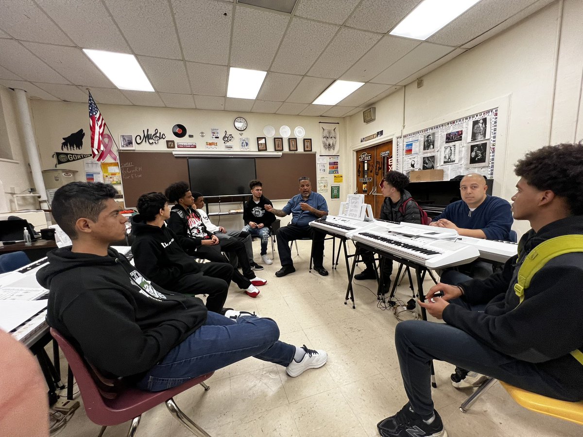 Our @GortonHS MLLs MBK students shared their goals & dreams since coming to the United States. They have dreams of being a doctor, dentist, pilot, or army sergeant. Collectively, we will help get them there! @Prin_MoralesGHS @RcollinsJudon @YonkersSchools @YonkersMBK @AP_Shojai