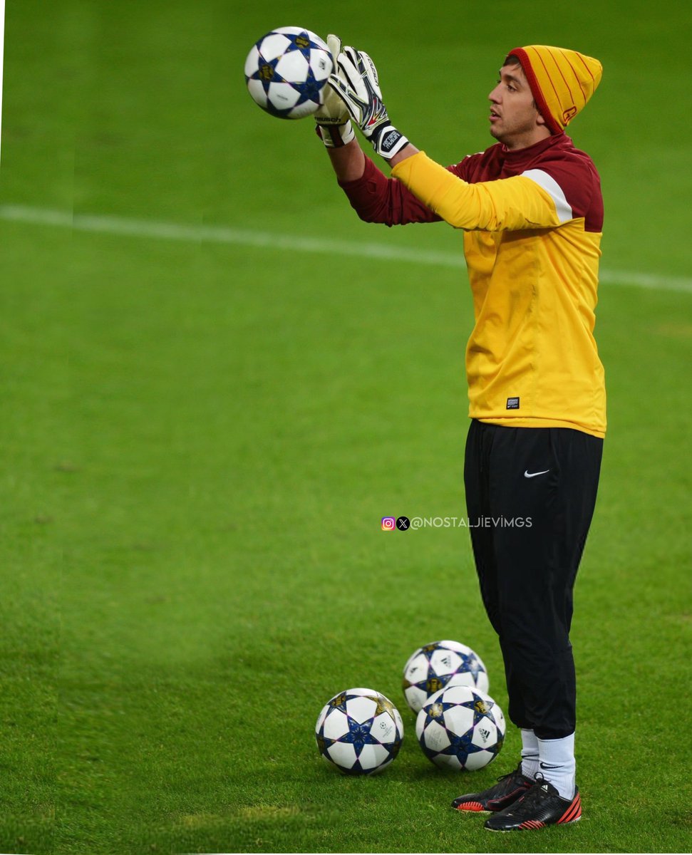 Schalke maçı öncesi Galatasaray antrenmanında Fernando Muslera. 

/2013