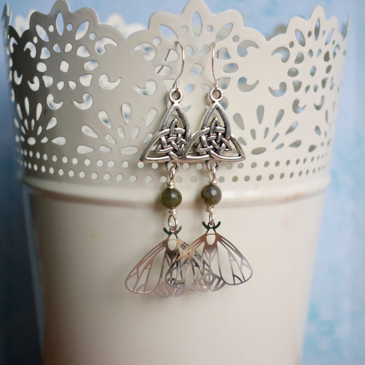 These moth earrings with celtic knots and labradorite beads are so pretty! I can swap the earwires for clip on findings if you have unpierced ears too! #earrings #folksyseller #moth #giftsforher folksy.com/items/8307526-…