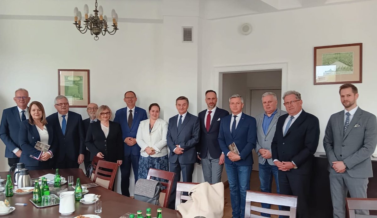 Spotkanie z członkami Polsko-Węgierskiej Grupy Parlamentarnej 🇭🇺🇵🇱w @KancelariaSejmu 📷10.04.