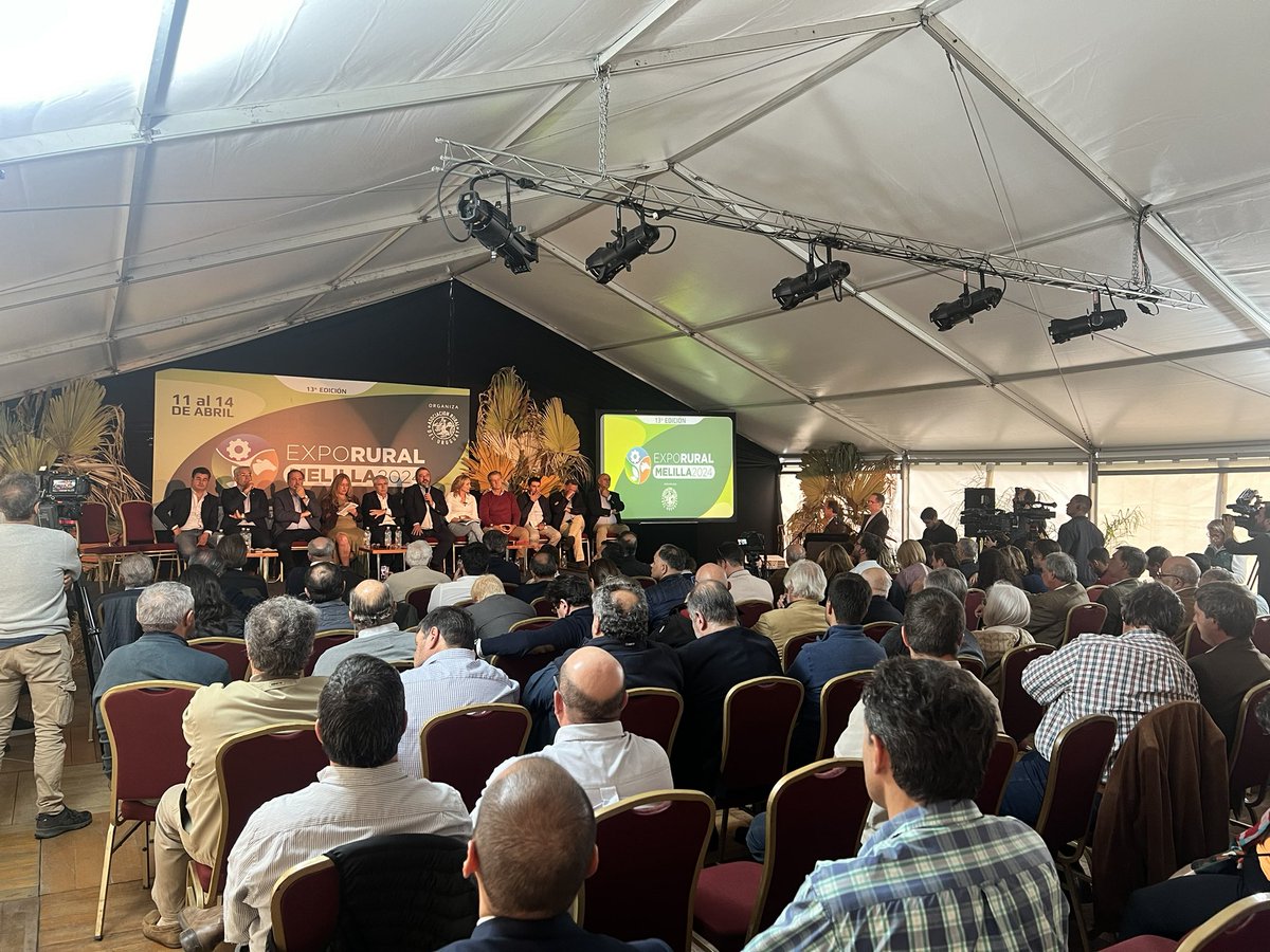 El precandidato a la Presidencia de la República, <a href="/jorgegandini/">Jorge Gandini</a>, en el conversatorio sobre políticas de impacto agropecuario en la @expomelilla, junto a otros precandidatos; afirmó que “la clave del crecimiento de la economía” está en el sector agropecuario.