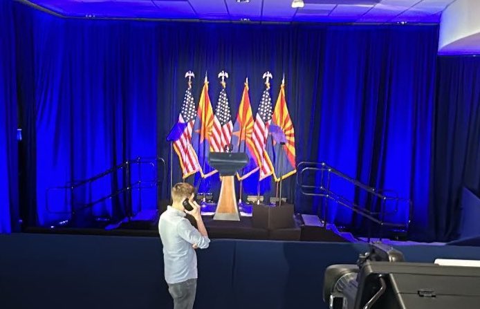 #ÚLTIMAHORA La vicepresidenta de #EU, @KamalaHarris se encuentra en #Tucson, #Arizona a punto de salir a conferencia de prensa para condenar que la Corte Suprema del estado prohibió casi en todas las modalidades el aborto. ¿Habrá efectos en #Sonora y #México después de esta…