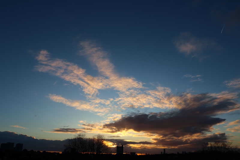 Western Skies Photography©   
#skies #clouds #cloudscape #cloudscapephotography #sunset #sunsets #sunsetphotography #weather #weatheraware #climatechange #climatechangeisreal #urbanphotography #climatechangeart #londonartist #grenfelltower #trellicktower