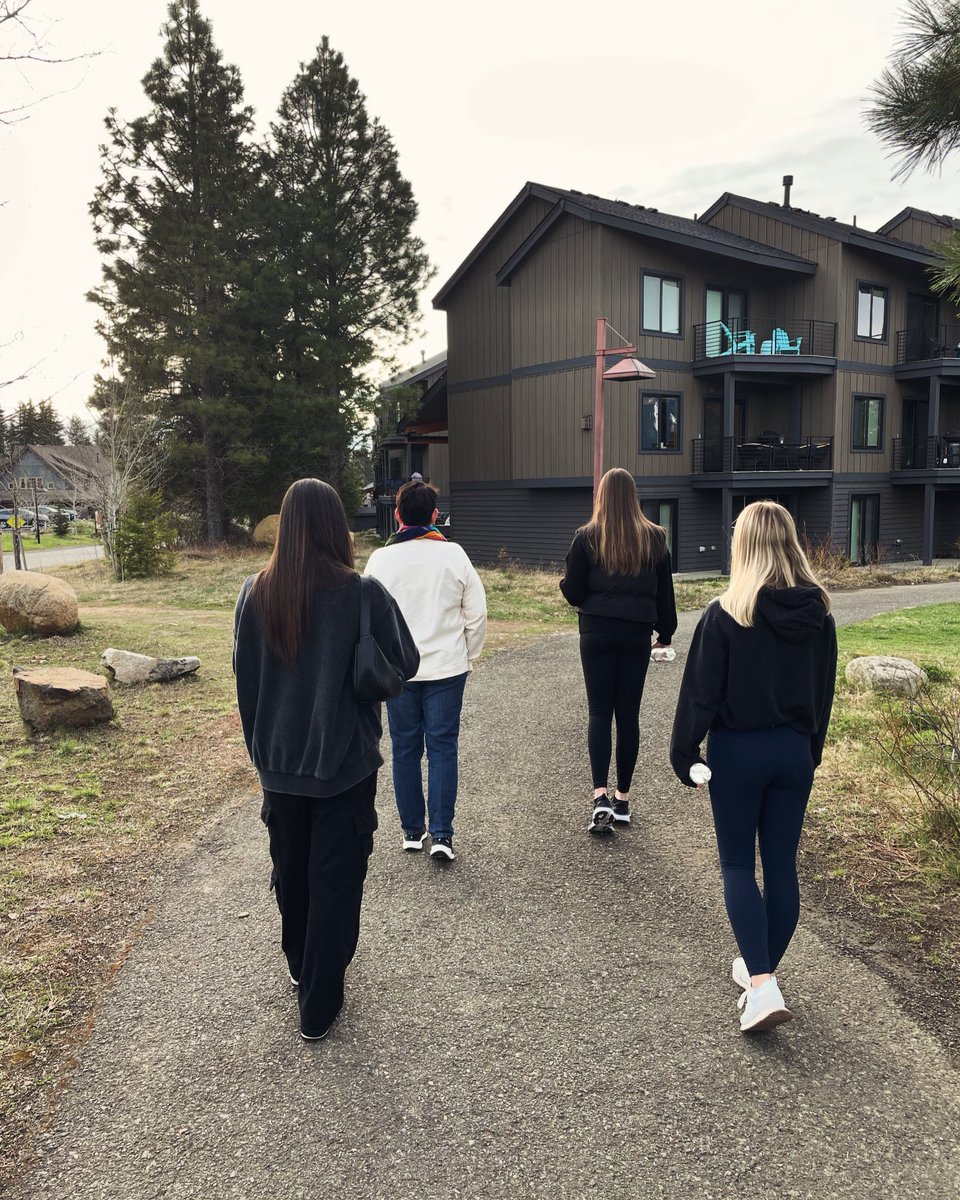 Friday morning Walking Meditation!👟👟👟