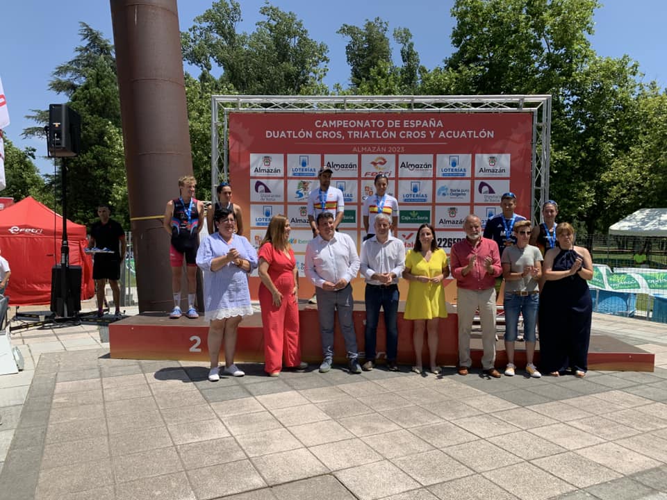 🙌🙌 Grandes noticias
➡️ <a href="/marinitatururu/">Marina Muñoz</a>
➡️ <a href="/KevinTarek/">Kevin Viñuela 🦁</a>
estarán en el 🏆 de 🇪🇺 Multideporte de Coimbra (Portugal)

La <a href="/TRIATLONSP/">FETRI</a> les selecciona para competir en Triatlón Cros y Acuatlón

acortar.link/1uB1RE

#triatloncros #acuatlon #ctoUE #seleccion #teamcyl #somostriatlon
