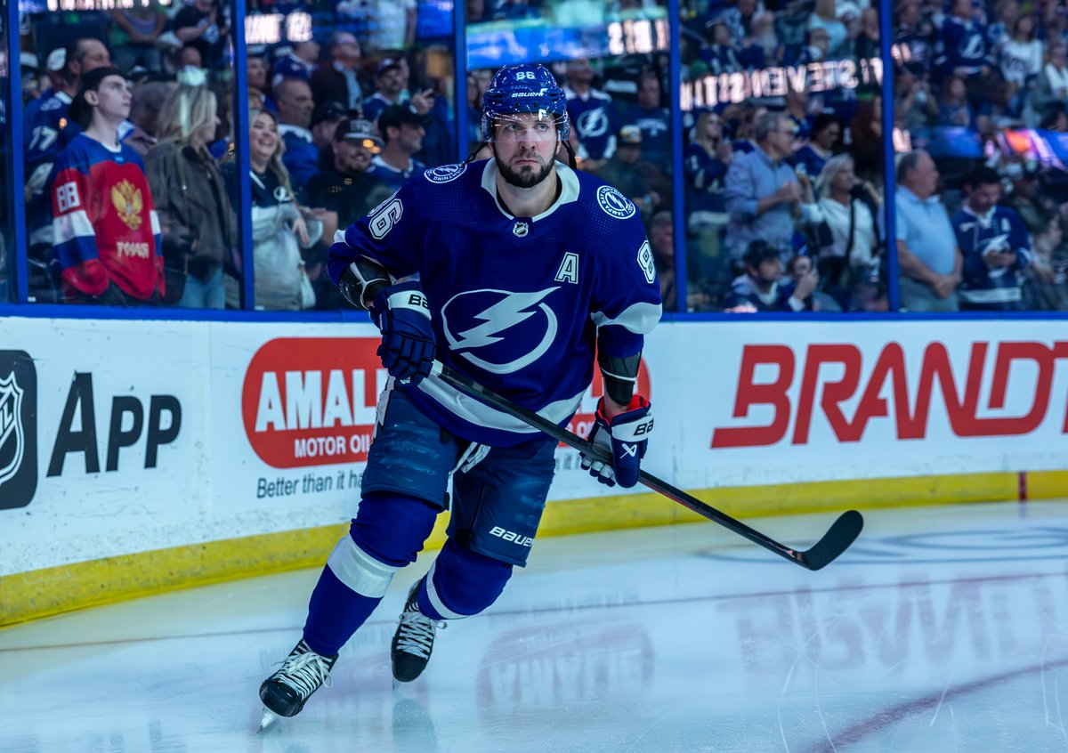 Most assists in a single season by a winger in NHL history: 1. Nikita Kucherov - 98 A (2023-24) T2. Nikita Kucherov - 87 A (2018-19) T2. Jaromir Jagr - 87 A (1995-96) T4. Nikita Kucherov - 83 A (2022-23) T4. Jaromir Jagr - 83 A (1998-99) T4. Mike Bossy - 83 A (1981-82)