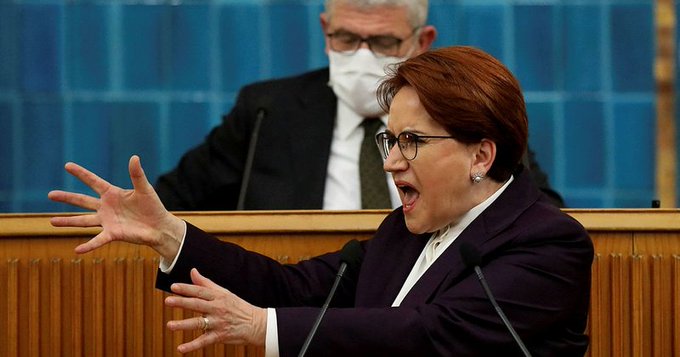 İyi Parti genel başkanı Meral Akşener Cumhur İttifakı tarafından Yeni Anayasa için istifadan vazgeçirilmeye çalışılıyor ...