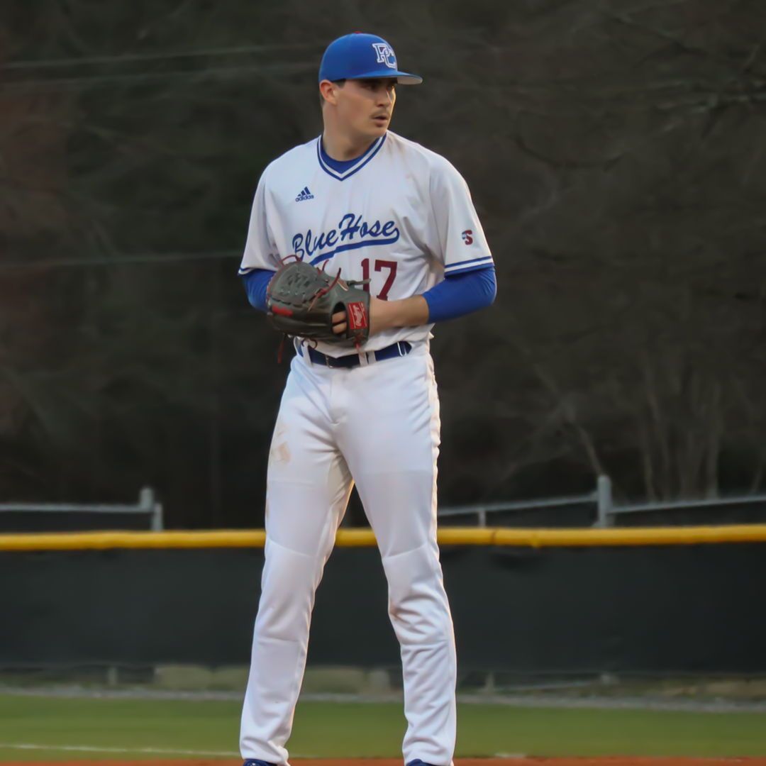 One of college baseball's biggest breakout stars faces off against one of the sport's most underrated arms as @WinthropBSB and @RileyHuge take on @BlueHoseBSB and @daniel_eagen tonight. Learn about both pitchers and more in the Weekend Preview ⤵️ 🔗 buff.ly/4ayhJqi