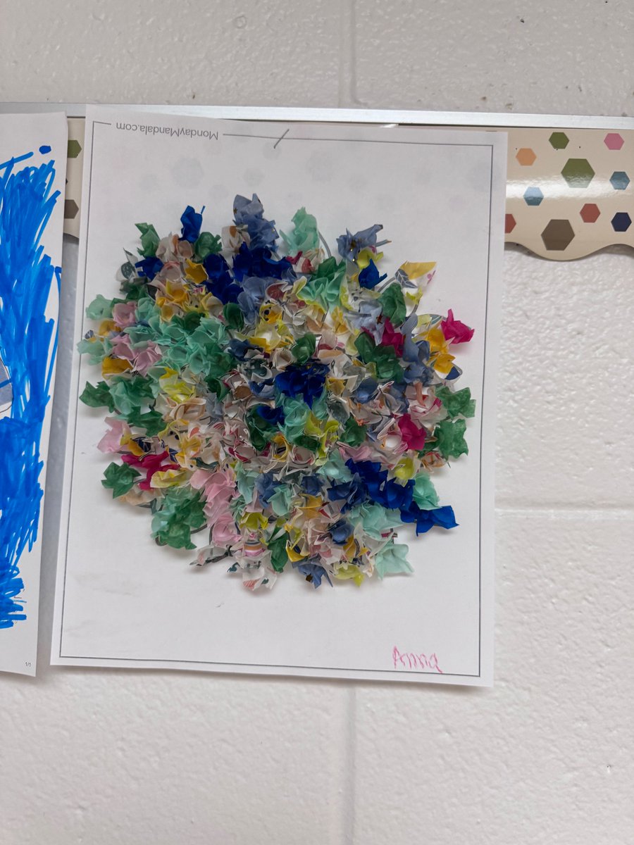 MsBazar5th's tweet photo. All roads lead to Rome…even the artistic roads! Today the Bungy fam was inspired by ancient Romans and created mosaic masterpieces! @north_landing #artineducation #3rdgrade https://t.co/XKGuIynDGI