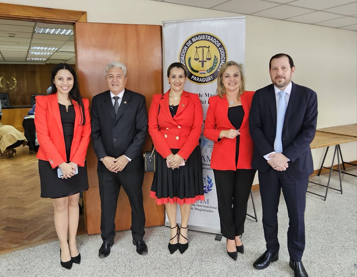 amjpnoticias's tweet image. En instantes culmina el acto eleccionario de la AMJP, en el marco de un escenario cívico con alta participación en todas las Circunscripciones Judiciales del país.