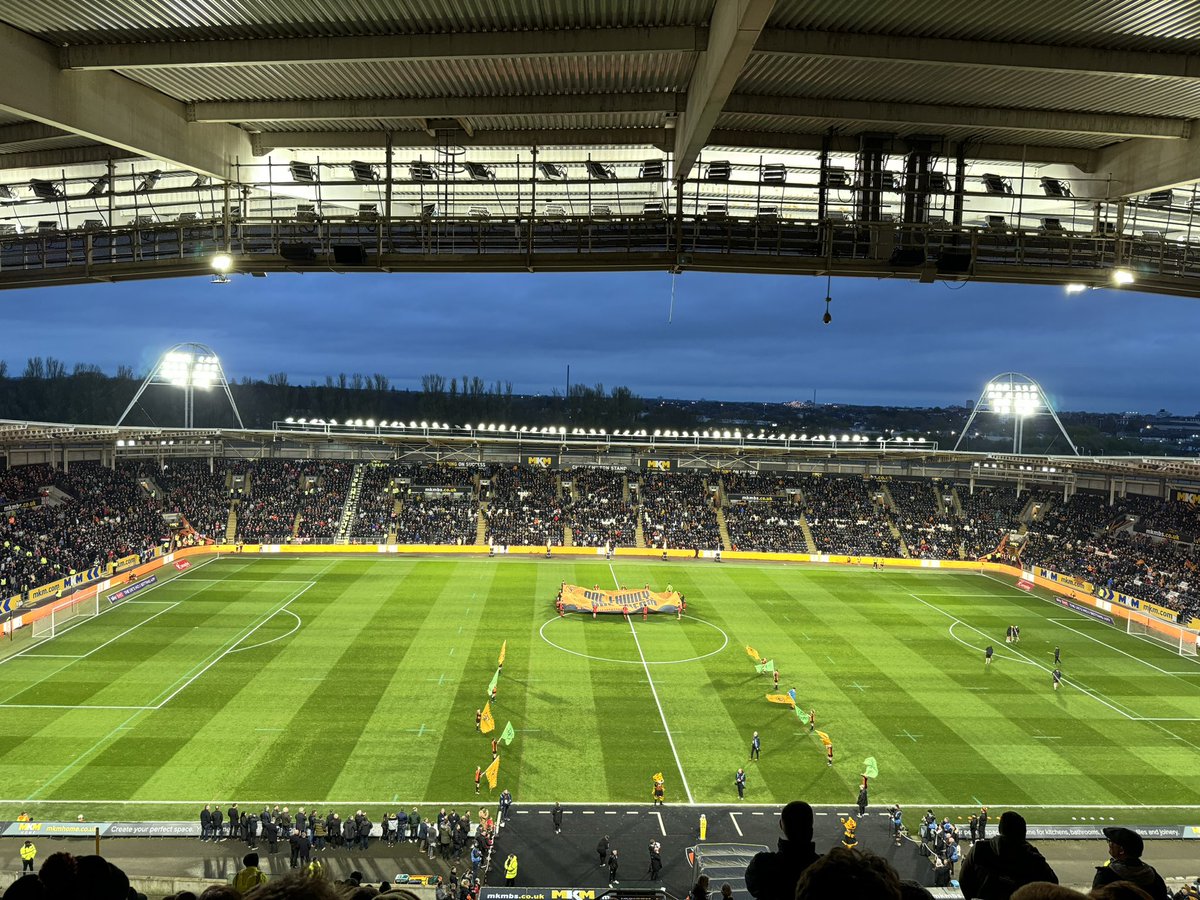 TruePitch1's tweet photo. @HullCity Pitch looking great from Row Z on Wednesday night. @aza2990 https://t.co/Ux5vFedJMy