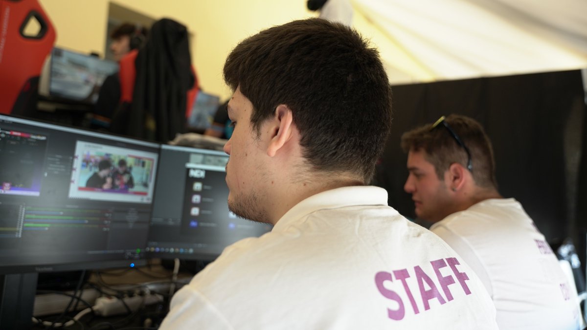SecreTournament's tweet photo. #SecretCODLegends #SecretCOD

No podíamos finalizar la presentación de fotografías sin mostrarles al equipo que estuvo detrás de todo el evento. 

Su trabajo detrás de las cámaras fue fundamental para el éxito de la LAN.

¡Gracias por hacer esto posible!

📸 • @javiii_ortega https://t.co/iBejcTIYMJ