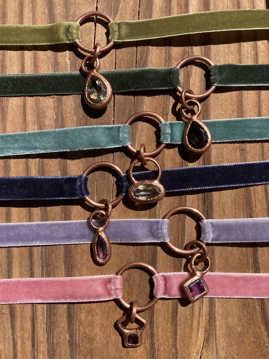 6 collab chokers with @Ky_sHandDesigns left 💓✨