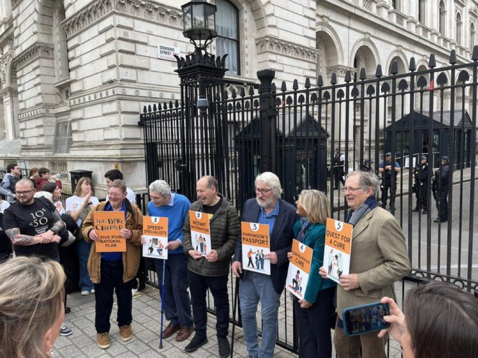 Listen out early Saturday for a special edition of @moversand6 recorded at the gates of Downing Street and at the Red Lion across the road as we delivered the #ParkyCharter to Number 10. It’s a cracker - Jeremy Paxman doesn’t hold back