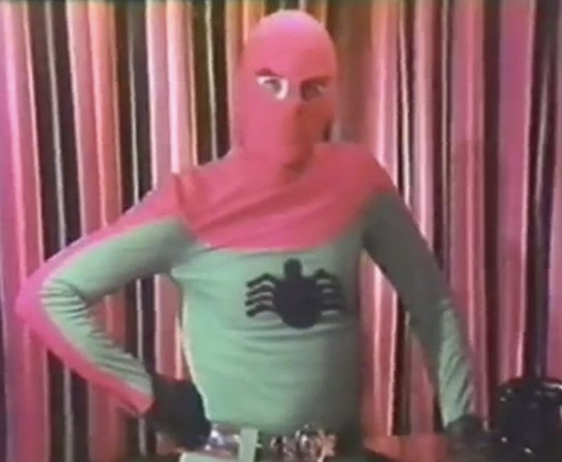 -Spider-Man trilogy fans: Tobey Maguire is the best Spider-Man! 
-Amazing Spider-Man fans: No, it's Andrew Garfield! 
-MCU fans: No, Tom Holland is the best! 

-Me: Tevfik Şen