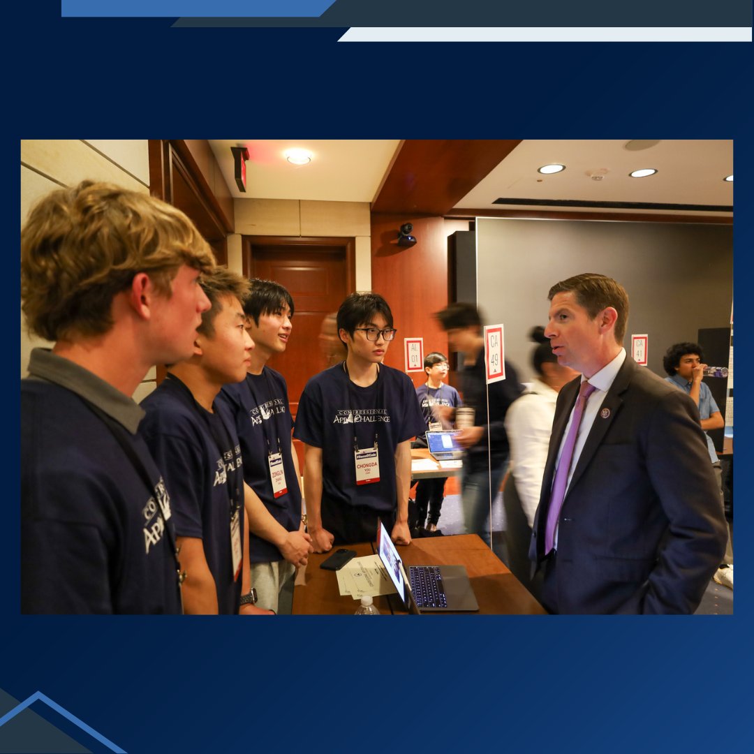 It was great meeting with Zonglin, Jingwen, Liam, and Chongda to hear more about their winning app “Ember!” They have bright futures ahead of them, and I’m excited to see what they do next!