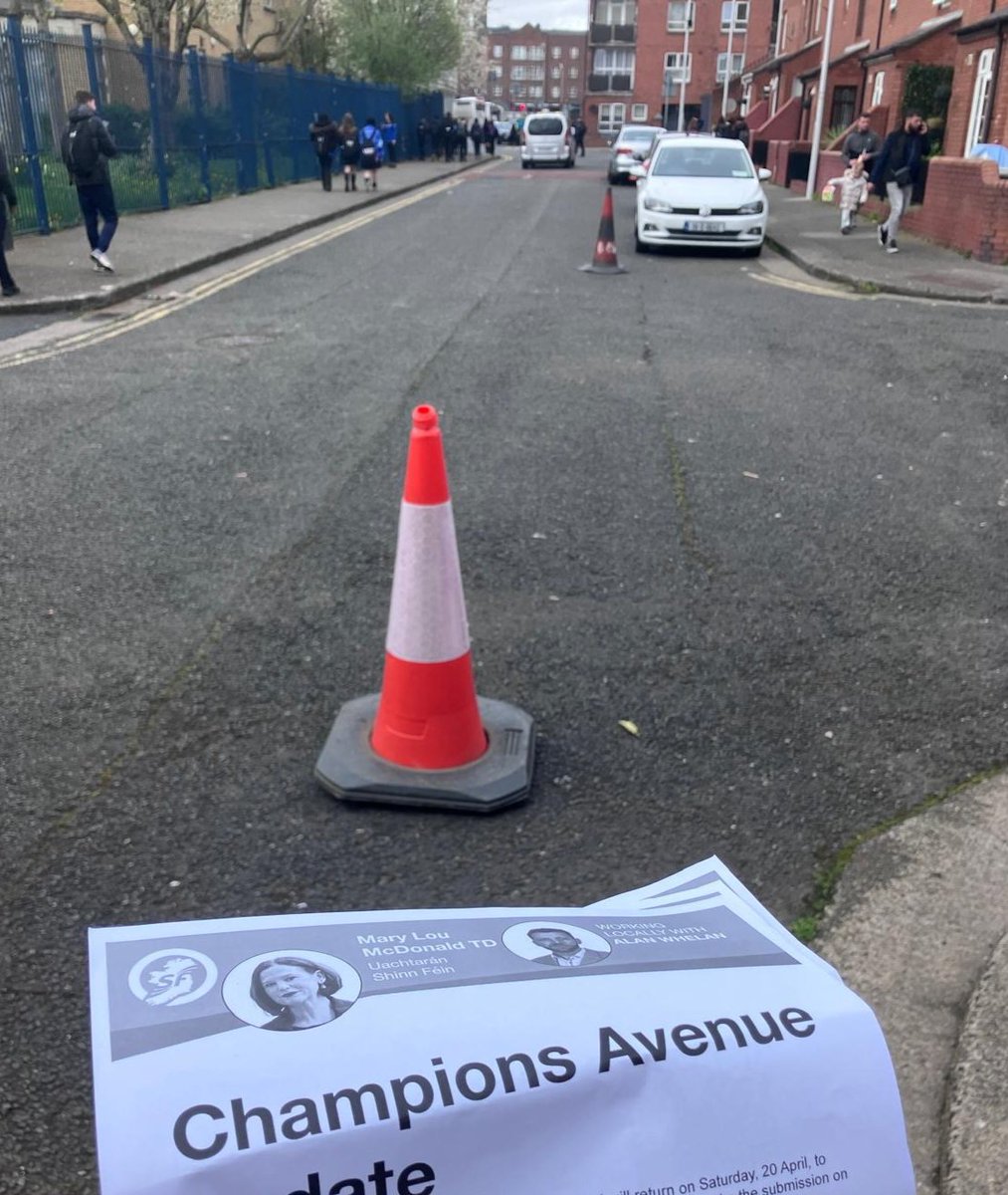 Back to Champions Avenue today to update residents on a key issue picked up in a recent canvas. 

We also checked in with a few residents who had outstanding DCC repairs that needed attention. Some done thankfully, a couple of others requiring further follow up. 
#TimeForChange