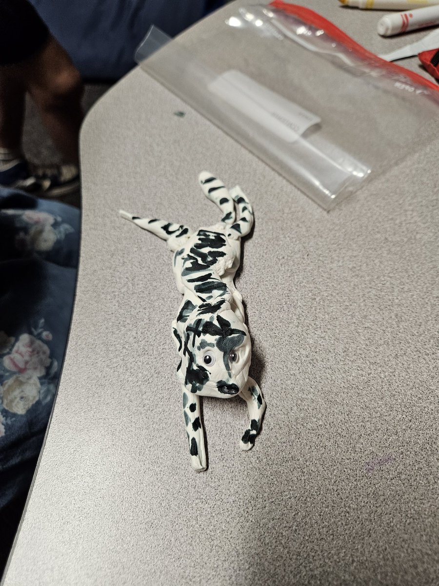 MaryBethBajikar's tweet image. To close out our research project and our science topic on parts of animals, we created our animals out of clay and shared with friends what parts make them special. @DLE_Lions 
#justgoodteaching #livelaughloveleonetti #hearourroar