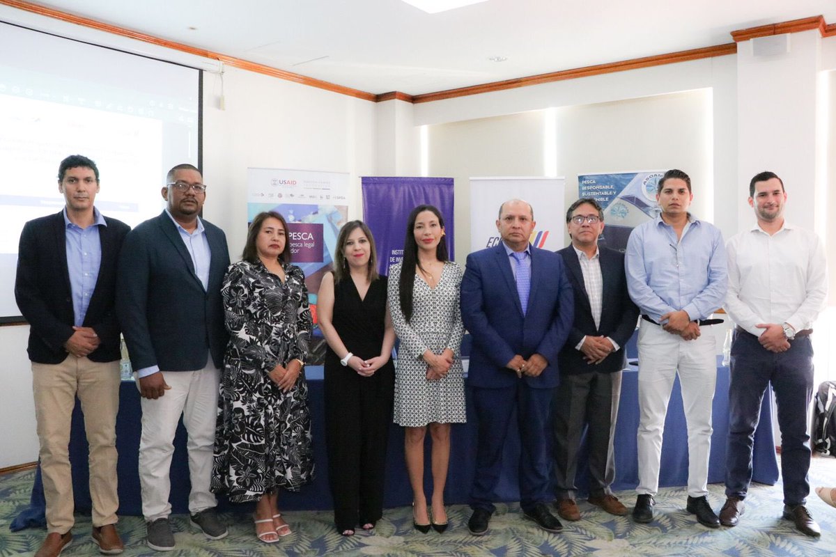 Produccion_Ecu's tweet photo. En Manta📍, la Viceministra de Acuacultura y Pesca, Rafaela Hurtado, participó  en la presentación de avances del “Proyecto de Mejora Pesquera de Dorado (FIP Fishery Improvement Project)”, que lidera @ASOAMAN1, iniciativa clave que contribuye a la sostenibilidad del dorado en🇪🇨 https://t.co/EM8THEpAkl
