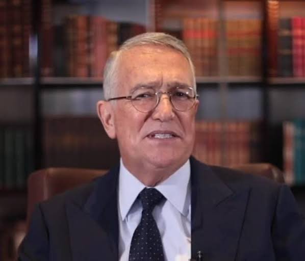 <a href="/RicardoBSalinas/">Don Ricardo Salinas Pliego</a> ahí la tienes. Es una pinche empresauria chillona que no quiere pagar sus impuestos porque es una maldita GORRONA y quiere que toda la ciudadanía la mantenga, no contenta con que tiene su pinche negocio televisora que le regalaron. 

PAGA, CABRONA.