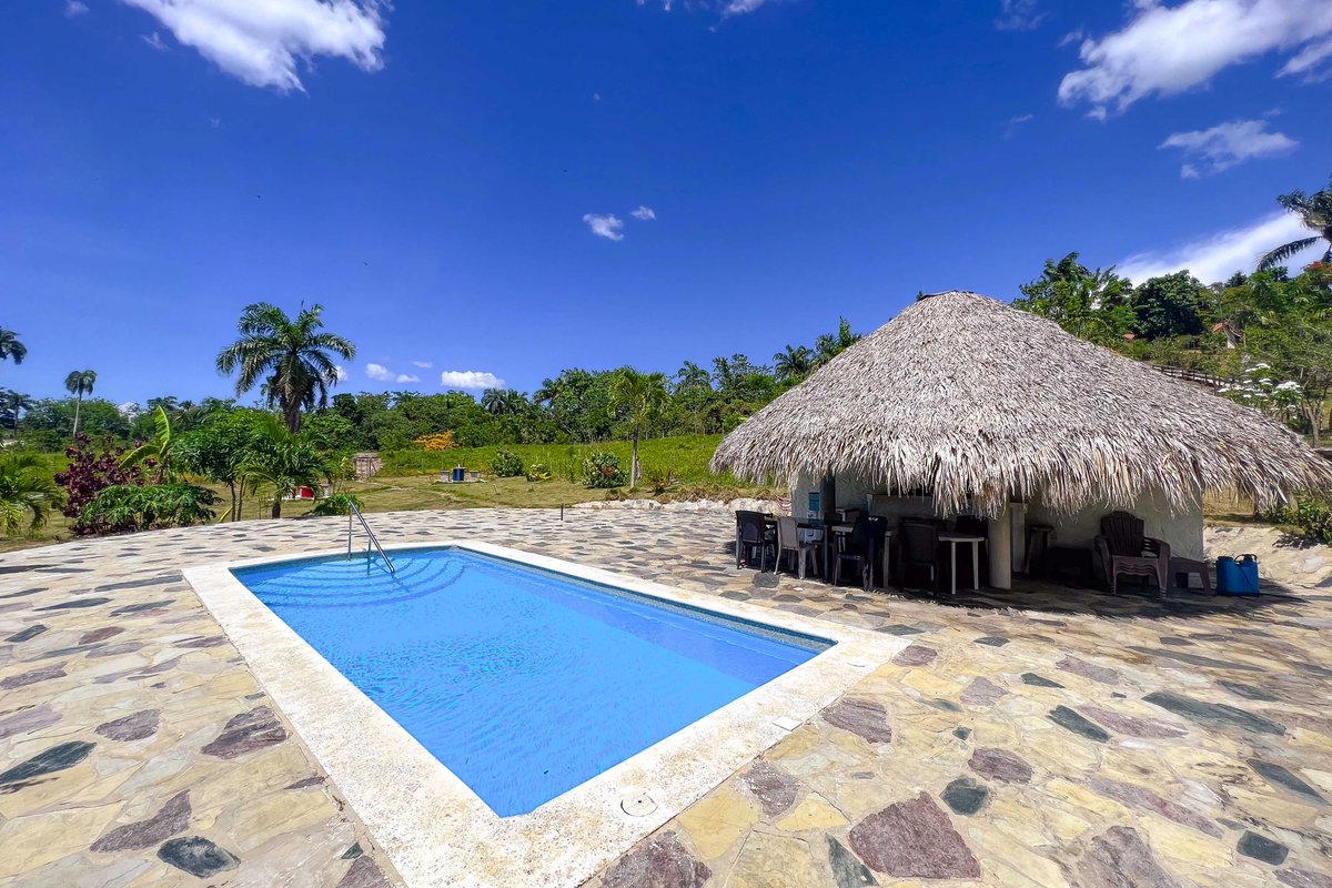 Ever heard of New Cambium in the Dominican Republic? No, this is not a typo. You can enjoy this place 'au naturel' in full nature of the island. Click the link for more information: bit.ly/3pHSJe1 🌿☀️🌿☀️ #naturist #nudist #naturisme #nudisme #getnaked