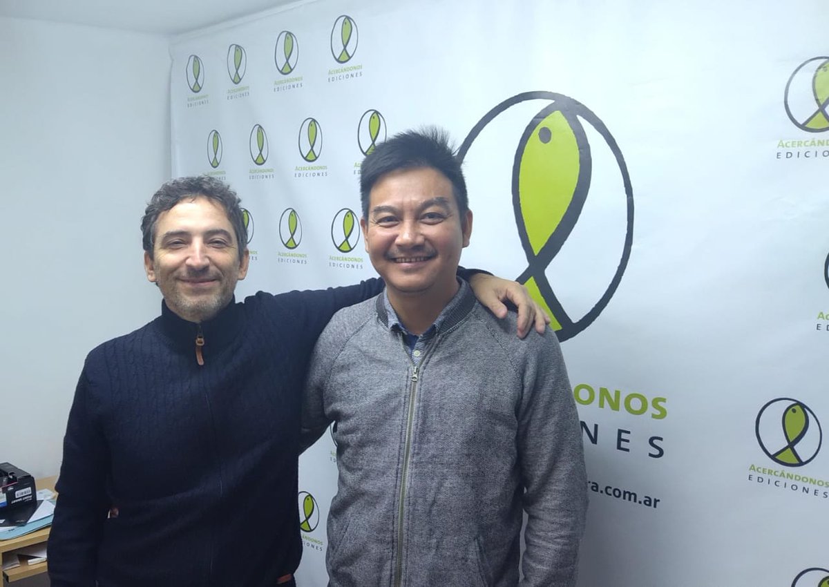 Hoy se reunió <a href="/FernandoRoperto/">Fernando Roperto</a> , editor responsable de nuestro sello, con el compañero Manh Vu Huy, Cónsul de la <a href="/EmbajadaVietnam/">Embajada de Vietnam en Argentina</a>  con quien abordaron temas de cooperación en cultura y comunicación entre el hermano país y #AcercándonosCultura