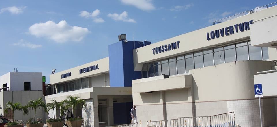 300 millions pour indemniser les propriétaires près de l'Aéroport Toussaint Louverture | #letemoinhaiti Lire l'article: letemoinhaiti.com/home/article/3… |