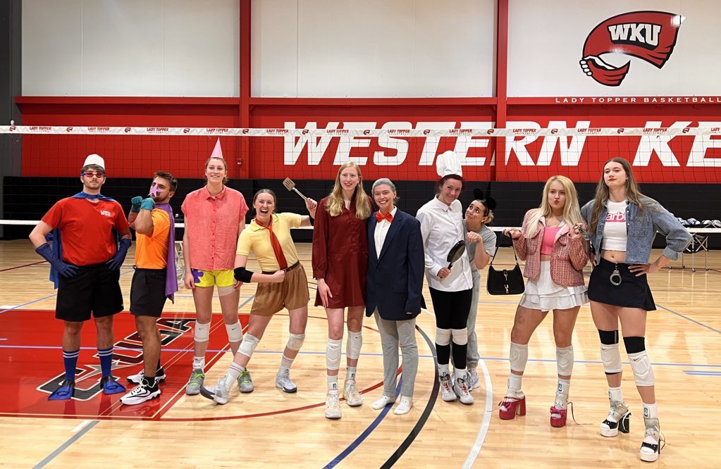 Nothing beats dressing up for our last spring practice of the season🤪 #GoTops