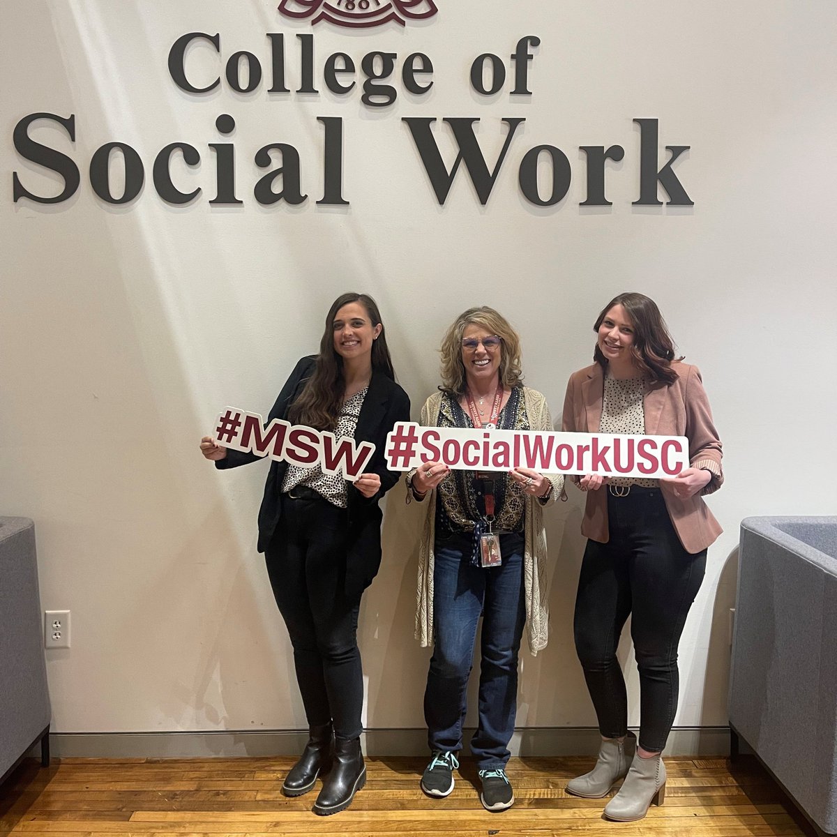 Congrats to our students Erin Flaxman and Sophie Sumter, with professor Rhonda DiNovo! They were selected to present at @NASWSC's mini symposium on #socialwork and law enforcement. 🥳 @westcolumbiapd #ChangeMakerGamecocks