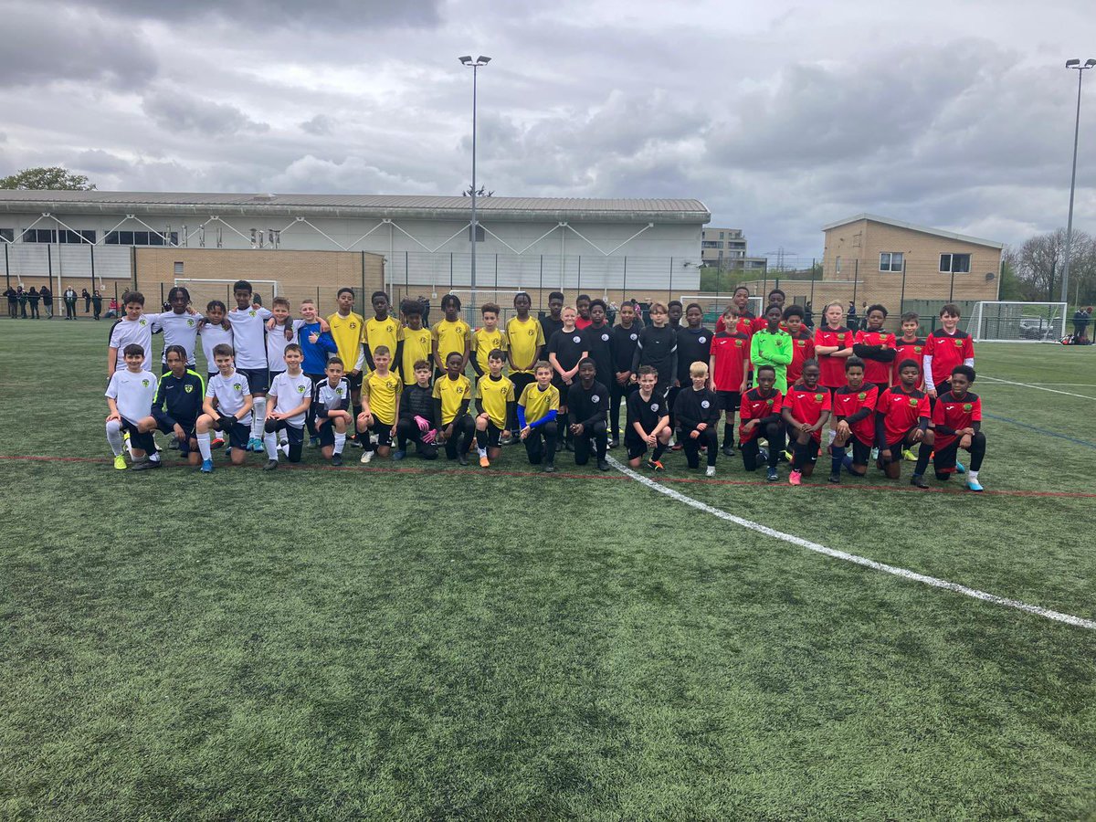 Easter complete ✅ 800+ boys attended festivals across East Anglia & London Thank you to partners @needhammktfc & @HaverhillRovers - fantastic hosts 🤝 Our first East London festival & continued @ITFCFoundation boys pathway opportunities. Massive effort from the staff🚜🔵