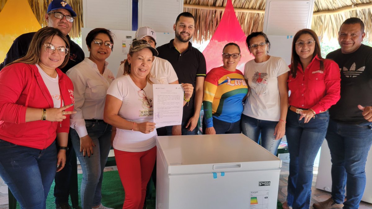 #12Abr Cocinas, congeladores y herramientas para el área de cocina, fueron entregadas a las Casas de Alimentación de los municipios Iribarren y Palavecino, así lo dio a conocer Ivette Segovia, Secretaria de @SdEconomicoLara #VenezuelaValiente