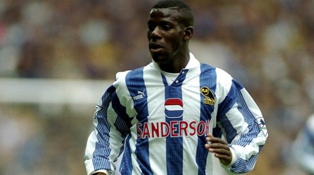 #OnThisDay in 1993 Chris Bart-Williams🙏🏾scored a #PremierLeague hat-trick✨️
🌍He was Born in Sierra🇸🇱Leone which makes him the 1️⃣st African-born player to score a #PL hat-trick✨️
⚽️His 81st min goal sealed the Owls 5-2 win vs #SaintsFC at Hillsborough✨️ #EPL #SWFC #SHWSTO