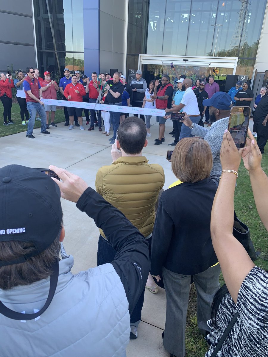 We were thrilled to attend the grand opening of the new @Topgolf in Durham! SONC athletes made sure to break in the news bays with their power swings ⛳️ 🏌️‍♂️