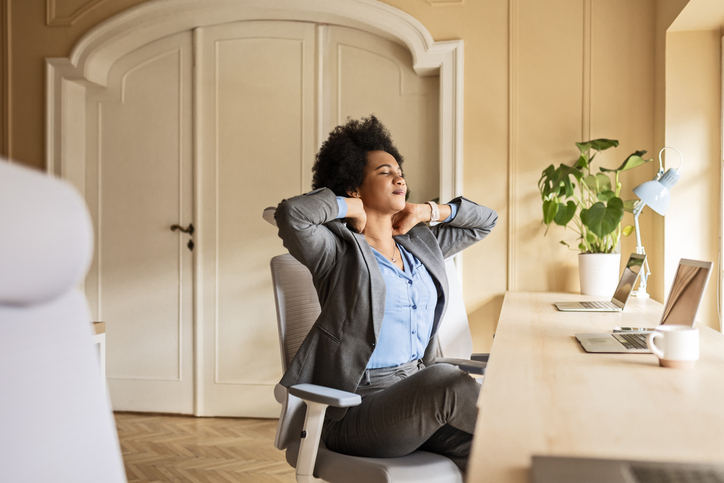 Working From Home: Stretches to Jumpstart Your Day trib.al/GbsC7da