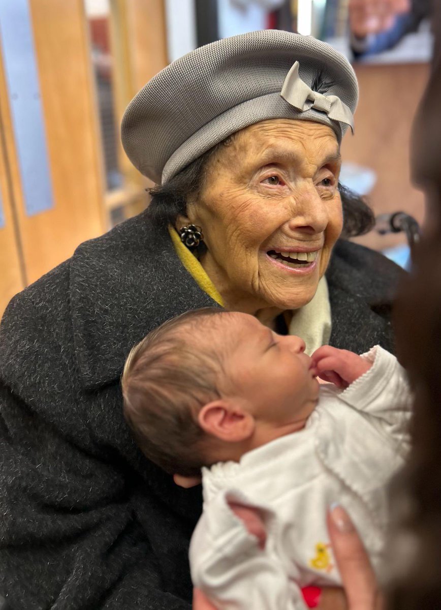 AMAZING: Lily Ebert, 100-year-old Auschwitz survivor and now a great-great-grandma, celebrates five generations of life. 'The Nazis did not win!' From Auschwitz's brink to a flourishing Jewish family legacy. Photo: @DovForman