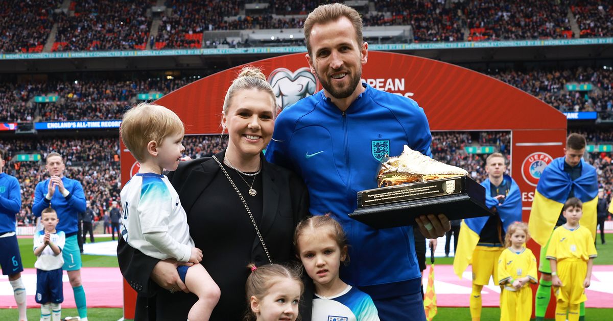The nanny looking after Harry Kane's children at the time of the car crash they were involved in earlier this week has been lauded for her actions mirror.co.uk/sport/football…