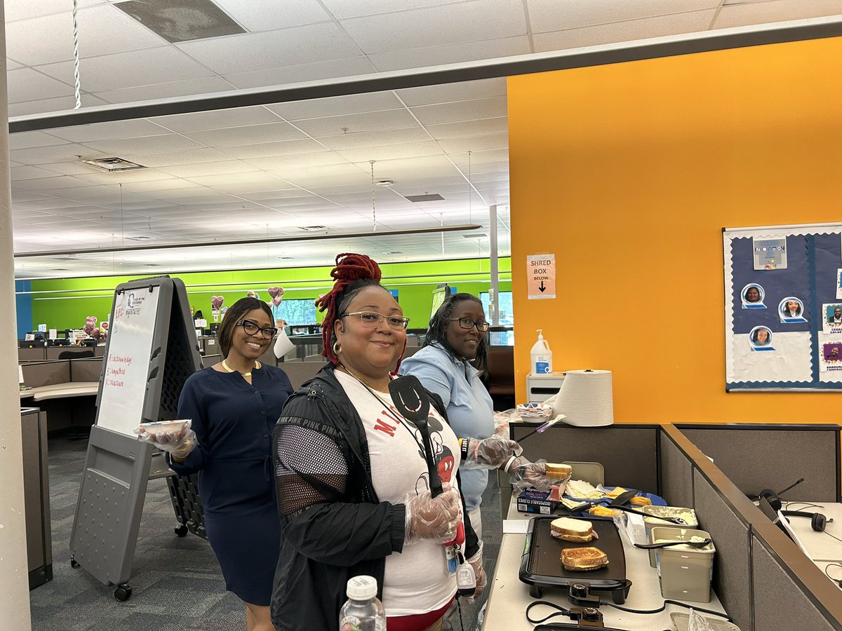 Grilled Cheese Anyone? #smithstarzz #WeRtheNAC Happy Grilled cheese day!!!