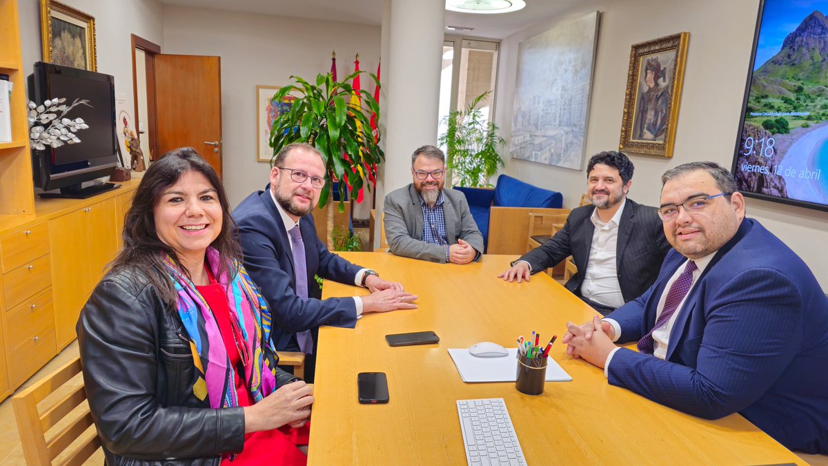 El concejal de Desarrollo Urbano y Ciudad Inteligente, @Ppguillenparra, se ha reunido esta mañana con el responsable de la ONU de Smart Cities en África.