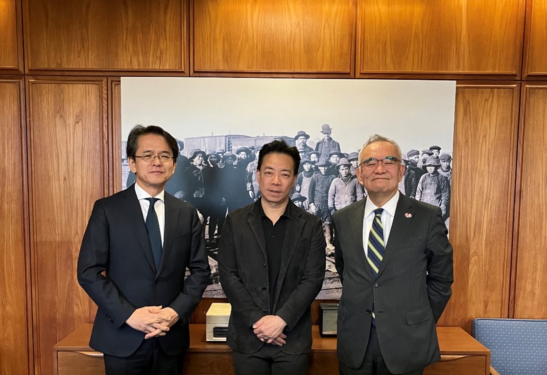 On Apr 12, Consul General Maruyama, together with Ambassador Yamanouchi, paid a courtesy call on Mayor of Vancouver Ken Sim (@KenSimCity) and exchanged views on strengthening the friendly relationship between Japan and Vancouver. (Vancouver is a sister city of Yokohama, Japan.)