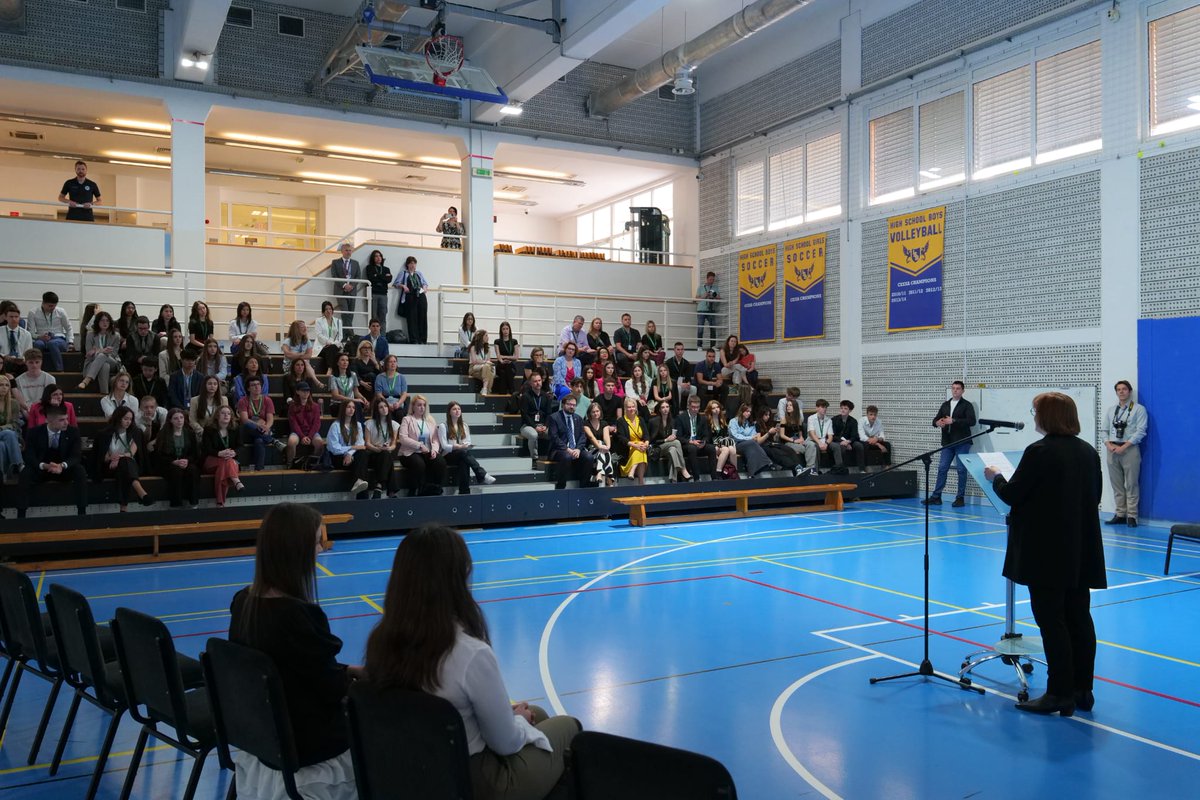 Today with my USA & Chinese colleagues I had the pleasure to open the Model UN at International School of Belgrade; students from various schools engage in simulated sessions of the UN to understand the essential practices of multilateralism. Congratulations to all participants!