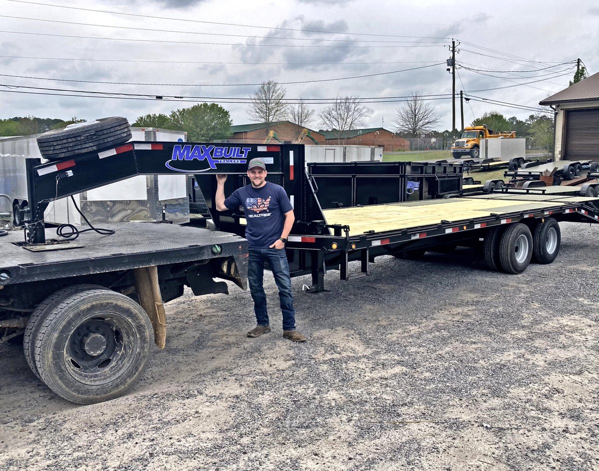 Another happy customer! 

Our thanks to Klint P. of Rippin Roots LLC for trusting our @MaxBuilt_ChatGA dealership for a new #GooseneckTrailer for his forestry mulching and land clearing business! #WeLoveOurCustomers

Who's next in the #CharlotteNC area?