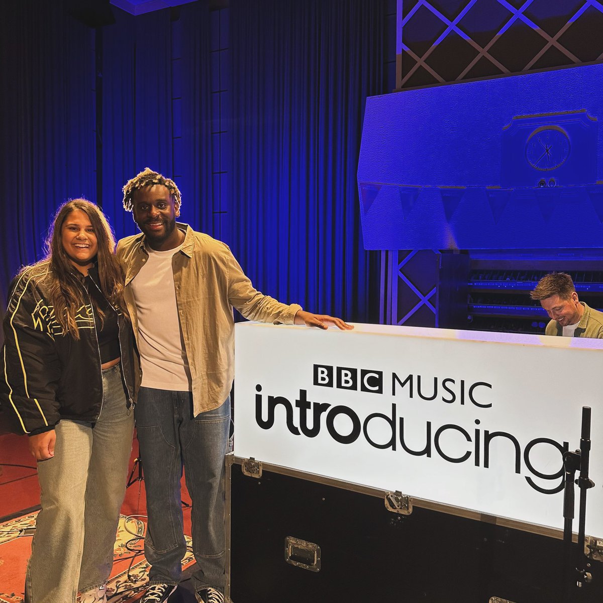 A day at the @bbcintroducing away day at Maida Vale. A great performance from @MylesSmithUK of tracks from his ‘You Promised a Lifetime’ EP: proud of all you’ve achieved so far and will continue to achieve. This is what my little Punjabi dreams are made of. ☁️